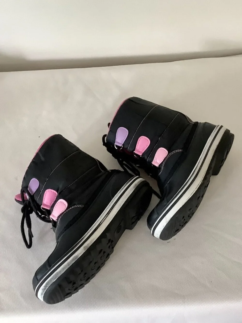 Girls Boots Tie Black Pink Sz 2. Portland Boot Company